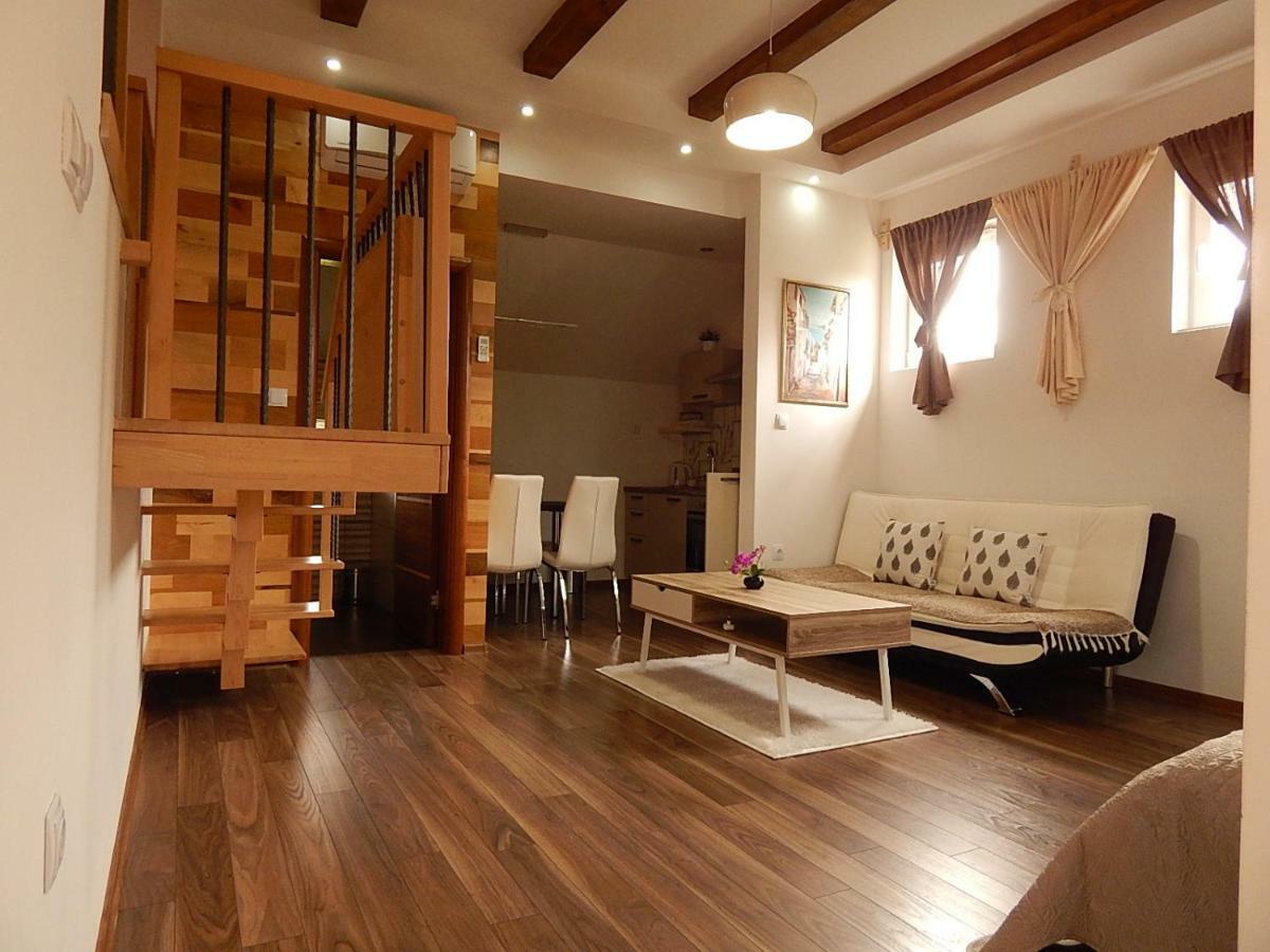 Studio Apartman Lakasa Rakovica Zewnętrze zdjęcie