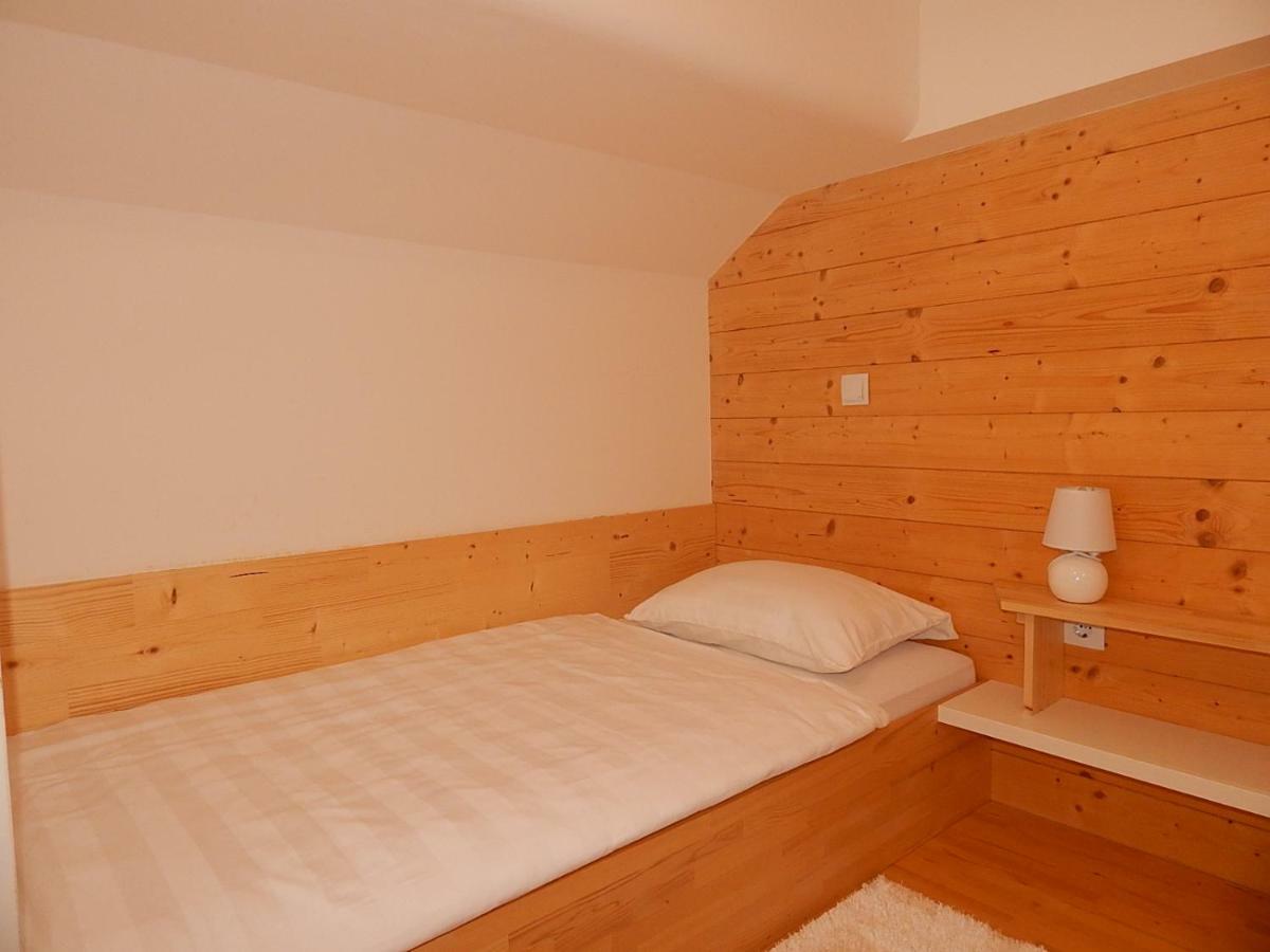 Studio Apartman Lakasa Rakovica Zewnętrze zdjęcie