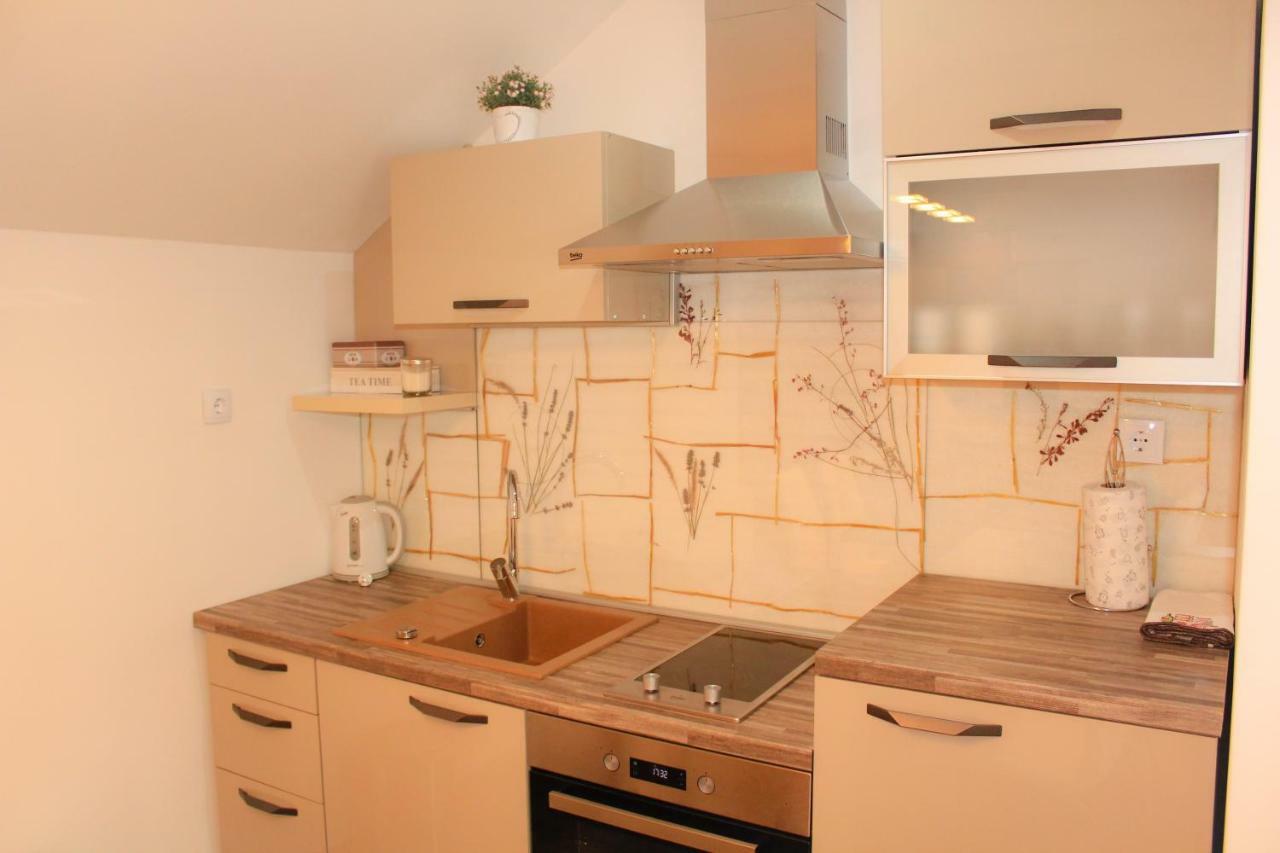 Studio Apartman Lakasa Rakovica Zewnętrze zdjęcie