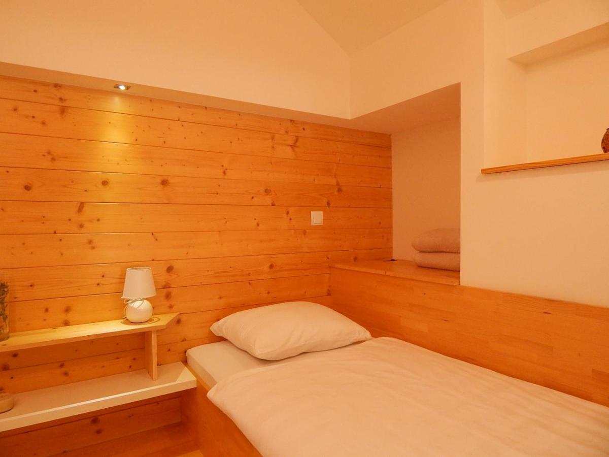 Studio Apartman Lakasa Rakovica Zewnętrze zdjęcie