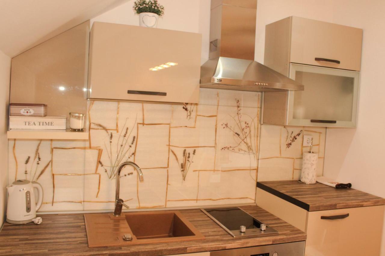 Studio Apartman Lakasa Rakovica Zewnętrze zdjęcie