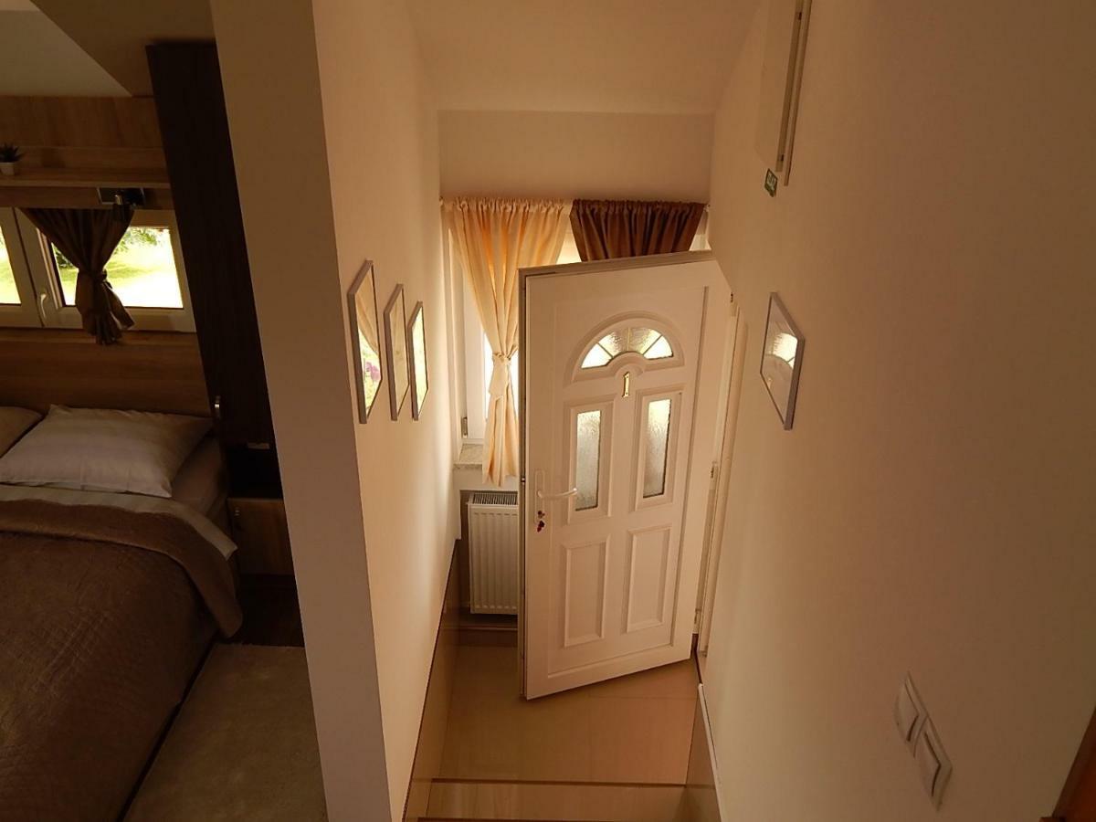 Studio Apartman Lakasa Rakovica Zewnętrze zdjęcie
