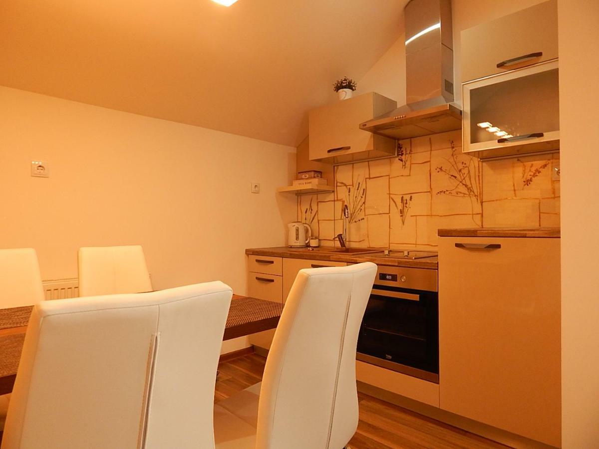 Studio Apartman Lakasa Rakovica Zewnętrze zdjęcie
